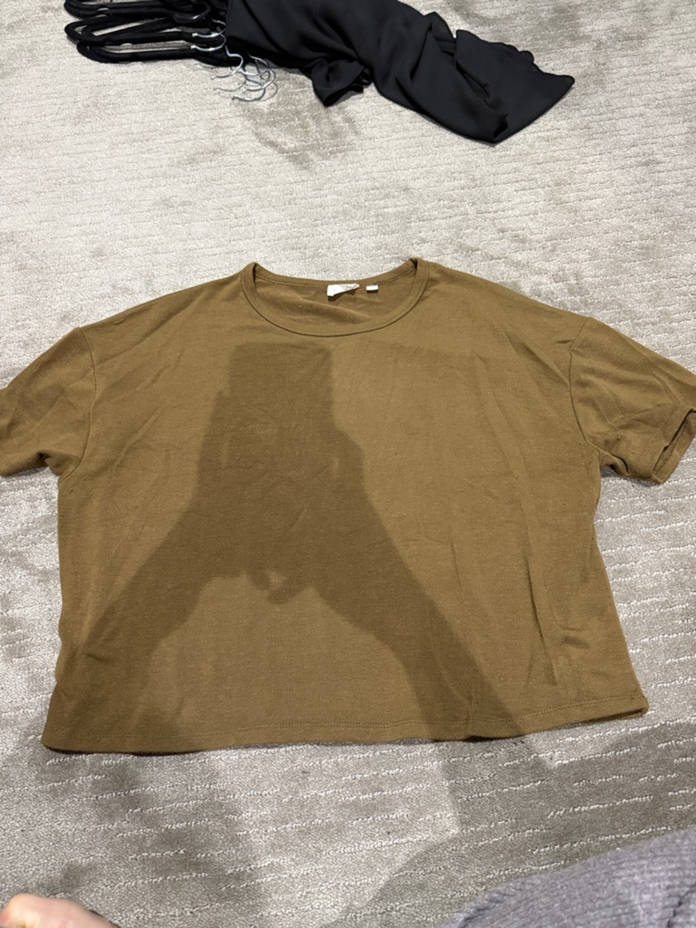 Wilfred Olive Green Crewneck Short Sleeve Crop Top